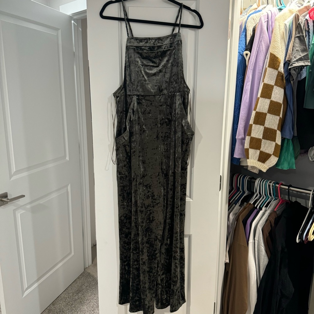 Green Velvet Sleeveless Cowl Neck Jumpsuit